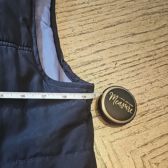 Navy zip up puffer vest size M - Picture 5 of 7